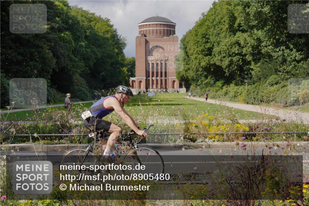14.09.2025 - Stadtparktriathlon Michael Burmester http://msf.ph/oto/8905480 14.09.2025 12:23:07 Radfahren 1055, 1124, 1185, 1236 meine-sportfotos.de
