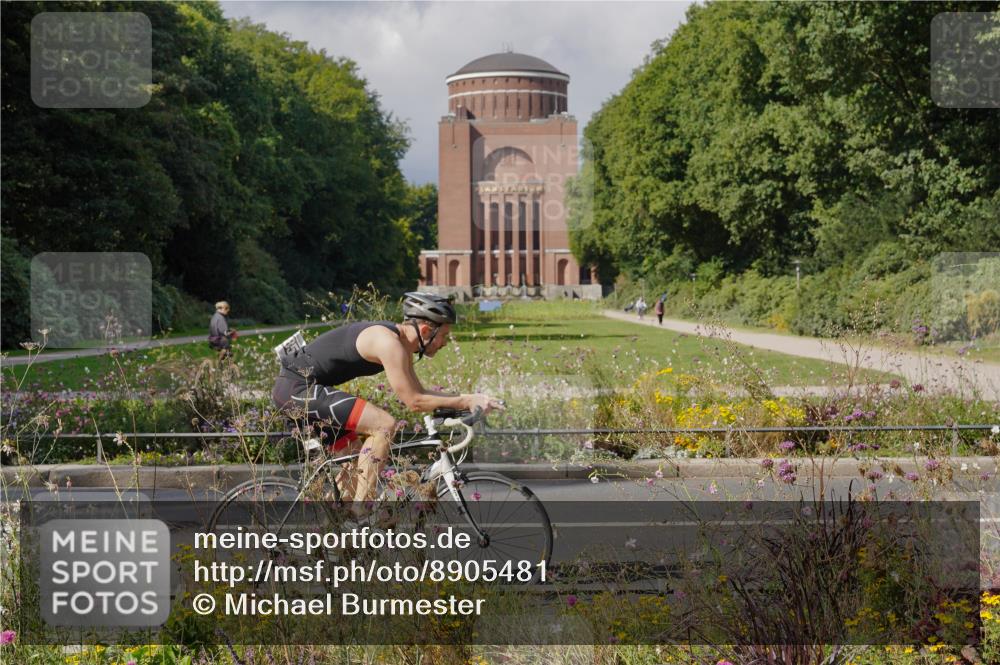 14.09.2025 - Stadtparktriathlon Michael Burmester http://msf.ph/oto/8905481 14.09.2025 12:23:13 Radfahren 1124, 1185, 1219 meine-sportfotos.de