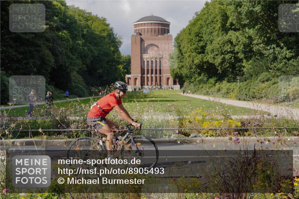 14.09.2025 - Stadtparktriathlon Michael Burmester http://msf.ph/oto/8905493 14.09.2025 12:24:02 Radfahren 1153 meine-sportfotos.de