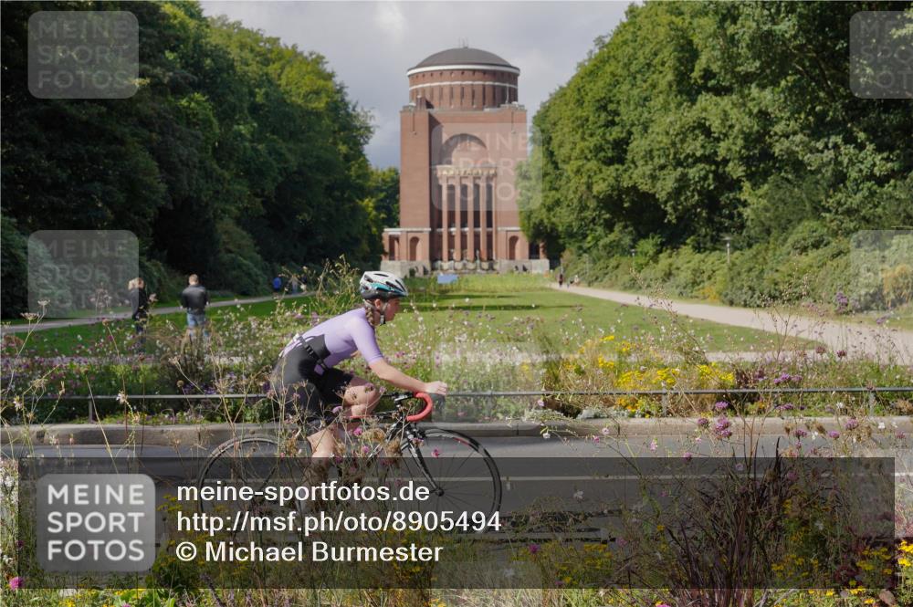 14.09.2025 - Stadtparktriathlon Michael Burmester http://msf.ph/oto/8905494 14.09.2025 12:24:12 Radfahren 1281, 1301, 1309 meine-sportfotos.de