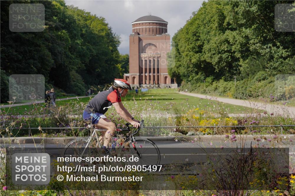 14.09.2025 - Stadtparktriathlon Michael Burmester http://msf.ph/oto/8905497 14.09.2025 12:24:24 Radfahren 1202 meine-sportfotos.de