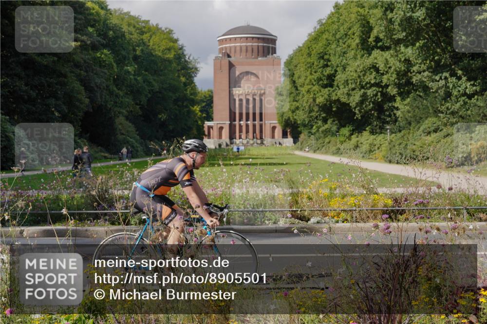 14.09.2025 - Stadtparktriathlon Michael Burmester http://msf.ph/oto/8905501 14.09.2025 12:24:43 Radfahren 1158, 1205, 1210, 1239 meine-sportfotos.de