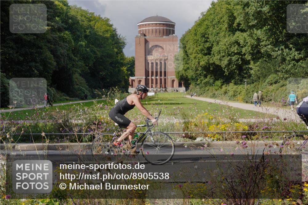 14.09.2025 - Stadtparktriathlon Michael Burmester http://msf.ph/oto/8905538 14.09.2025 12:26:06 Radfahren 1149, 1260, 1297, 1304 meine-sportfotos.de