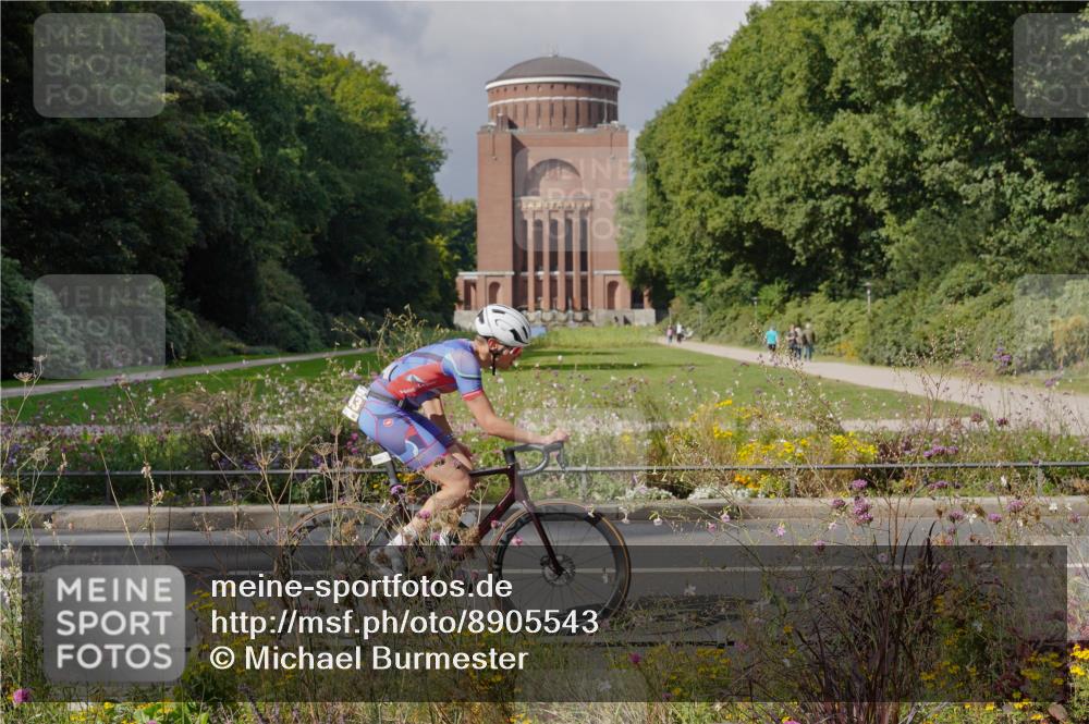 14.09.2025 - Stadtparktriathlon Michael Burmester http://msf.ph/oto/8905543 14.09.2025 12:26:33 Radfahren 1143 meine-sportfotos.de
