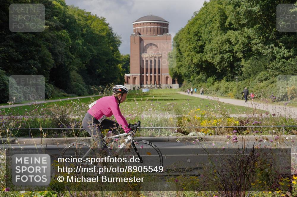 14.09.2025 - Stadtparktriathlon Michael Burmester http://msf.ph/oto/8905549 14.09.2025 12:27:01 Radfahren 1189, 1218, 1250, 1280, 1303 meine-sportfotos.de