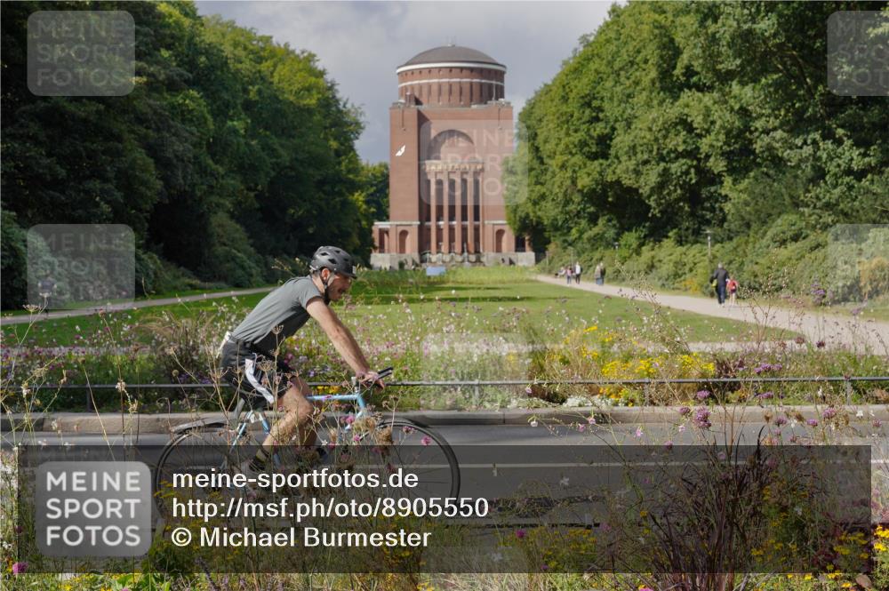 14.09.2025 - Stadtparktriathlon Michael Burmester http://msf.ph/oto/8905550 14.09.2025 12:27:04 Radfahren 1189, 1218, 1250, 1303 meine-sportfotos.de