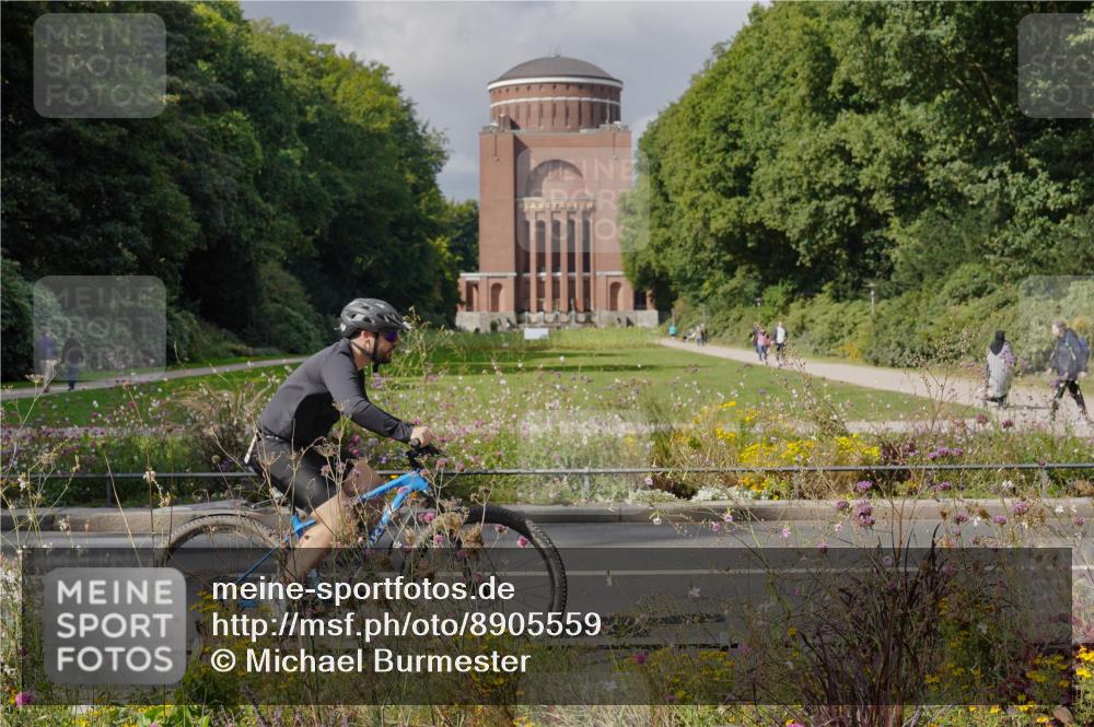 14.09.2025 - Stadtparktriathlon Michael Burmester http://msf.ph/oto/8905559 14.09.2025 12:27:34 Radfahren 1155, 1200, 1215, 1223, 1252, 1296 meine-sportfotos.de