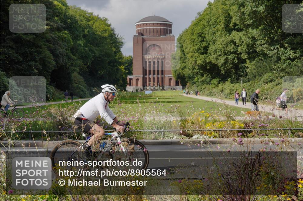 14.09.2025 - Stadtparktriathlon Michael Burmester http://msf.ph/oto/8905564 14.09.2025 12:27:54 Radfahren 1123, 1137, 1175 meine-sportfotos.de