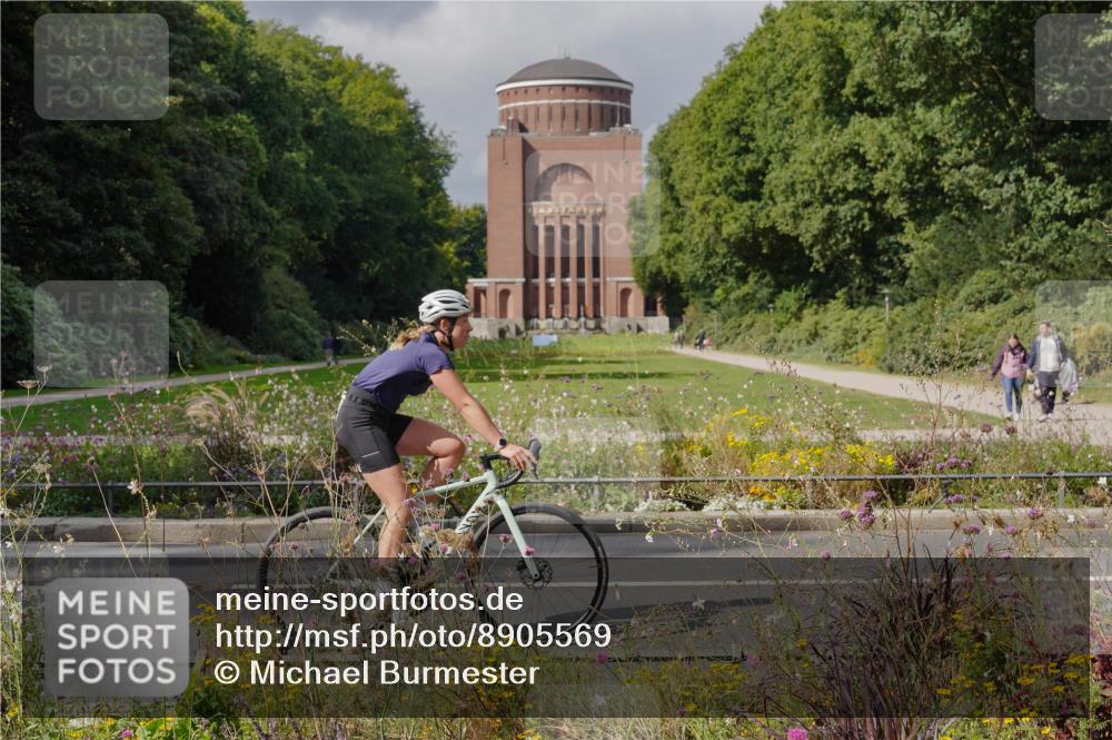 14.09.2025 - Stadtparktriathlon Michael Burmester http://msf.ph/oto/8905569 14.09.2025 12:28:09 Radfahren 1147, 1171, 1244, 1256, 1283 meine-sportfotos.de