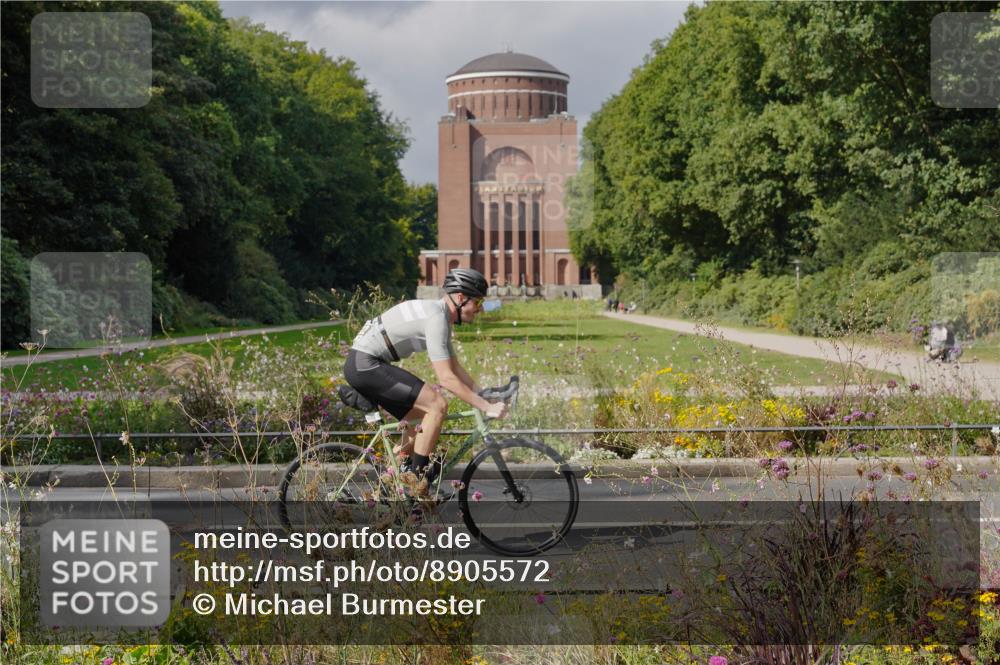 14.09.2025 - Stadtparktriathlon Michael Burmester http://msf.ph/oto/8905572 14.09.2025 12:28:28 Radfahren 1122, 1169 meine-sportfotos.de