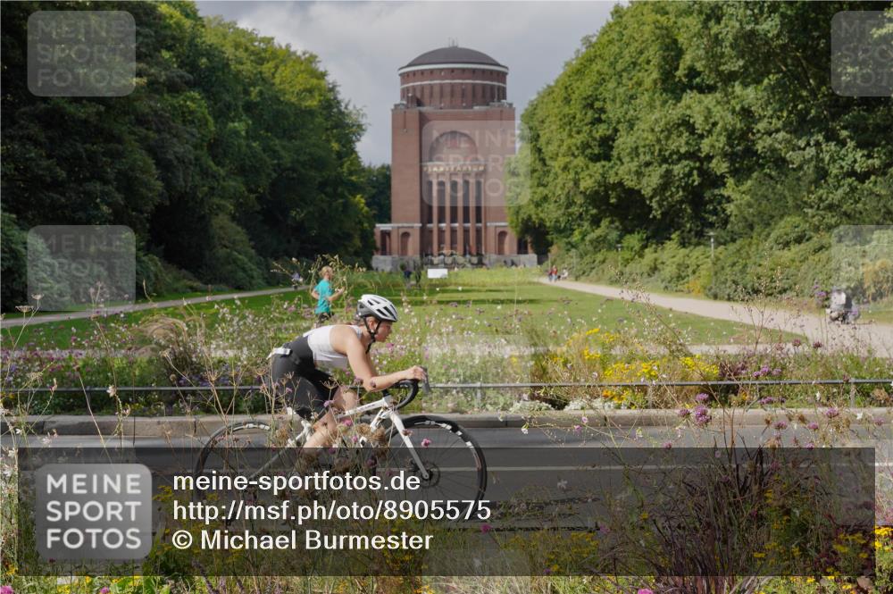 14.09.2025 - Stadtparktriathlon Michael Burmester http://msf.ph/oto/8905575 14.09.2025 12:28:47 Radfahren 1151, 1264, 1299 meine-sportfotos.de