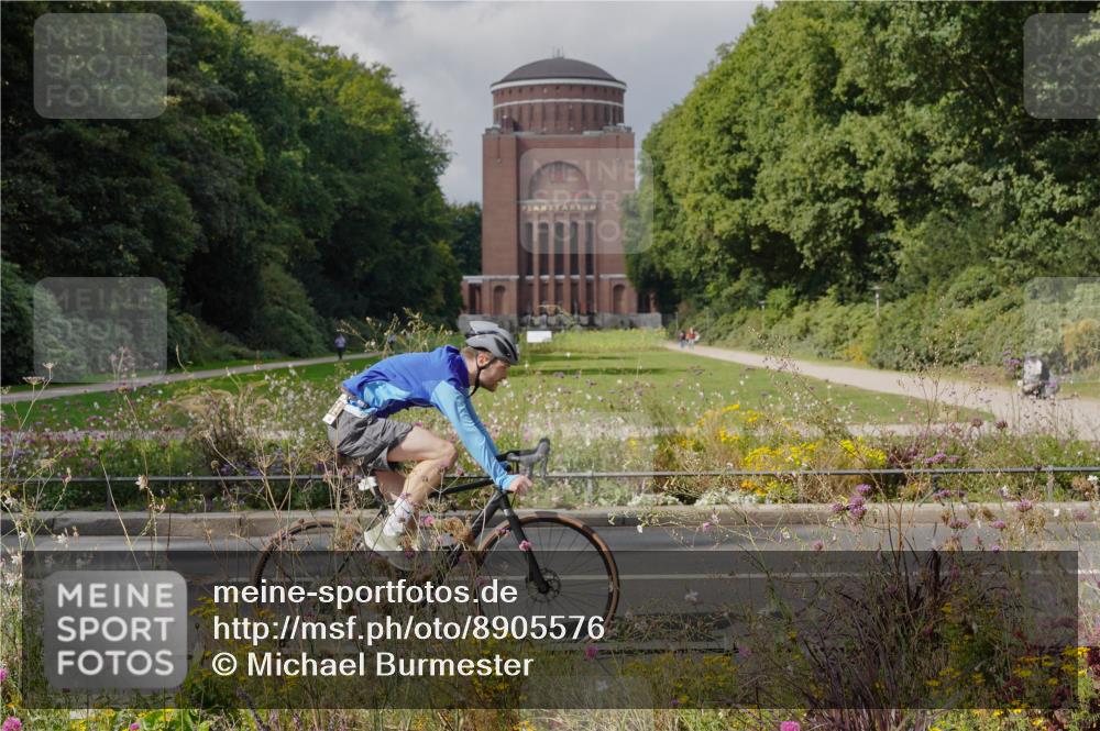 14.09.2025 - Stadtparktriathlon Michael Burmester http://msf.ph/oto/8905576 14.09.2025 12:28:54 Radfahren 1151, 1213, 1264, 1315 meine-sportfotos.de