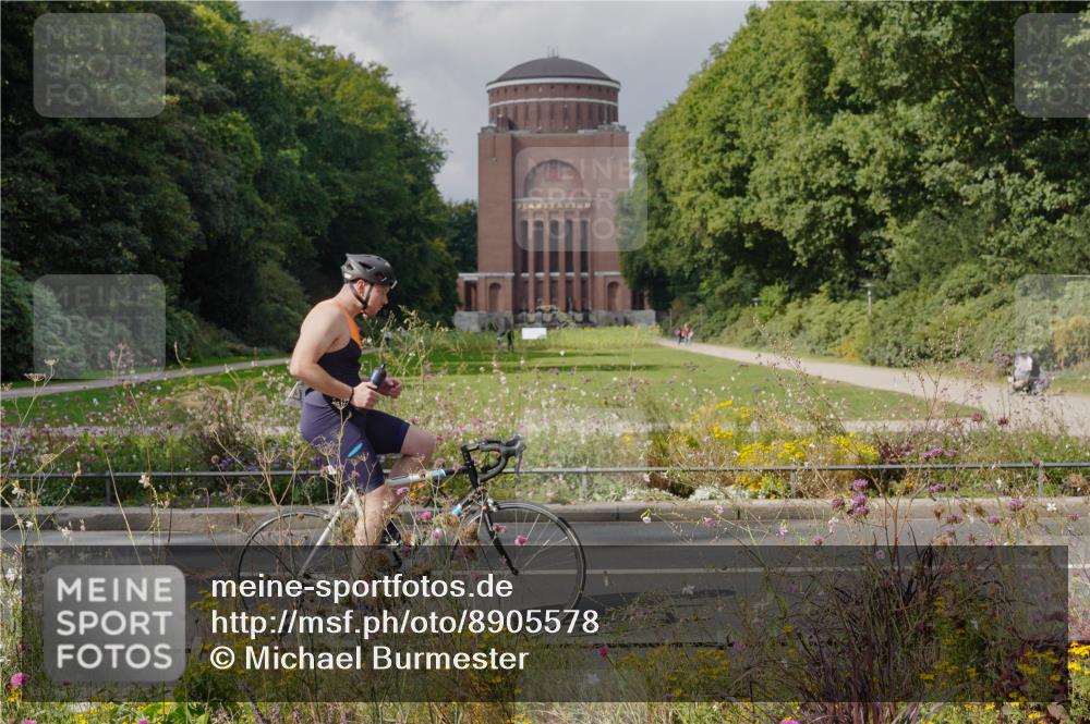 14.09.2025 - Stadtparktriathlon Michael Burmester http://msf.ph/oto/8905578 14.09.2025 12:28:56 Radfahren 1142, 1151, 1213, 1264, 1315 meine-sportfotos.de