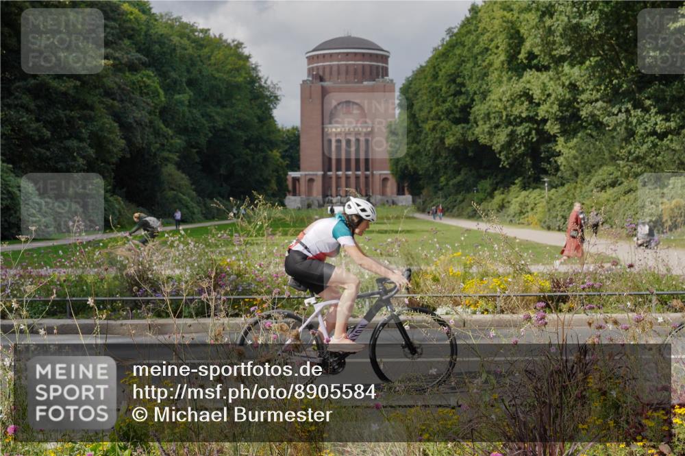 14.09.2025 - Stadtparktriathlon Michael Burmester http://msf.ph/oto/8905584 14.09.2025 12:29:11 Radfahren 1157, 1219, 1257, 1292, 1293, 1319 meine-sportfotos.de