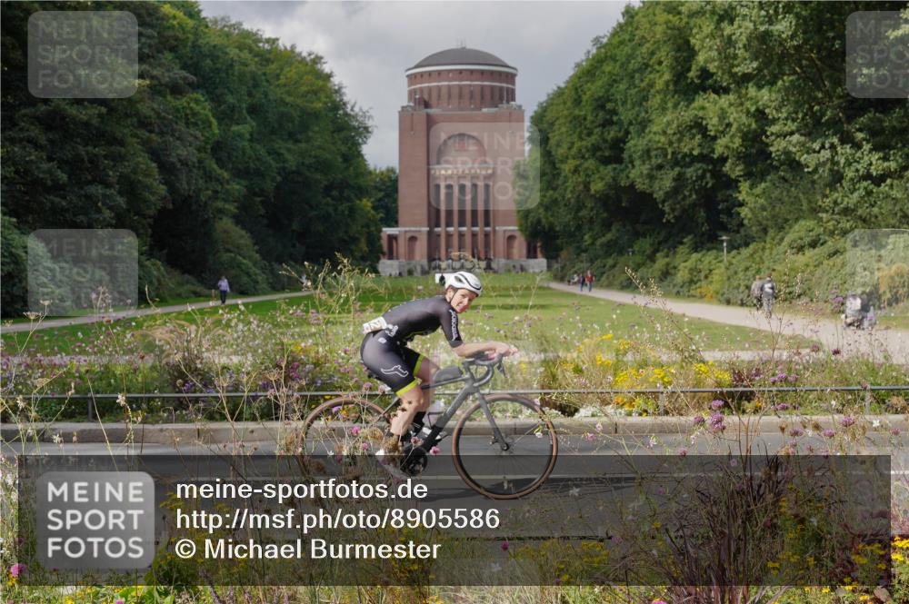 14.09.2025 - Stadtparktriathlon Michael Burmester http://msf.ph/oto/8905586 14.09.2025 12:29:13 Radfahren 1257, 1292, 1293, 1319 meine-sportfotos.de