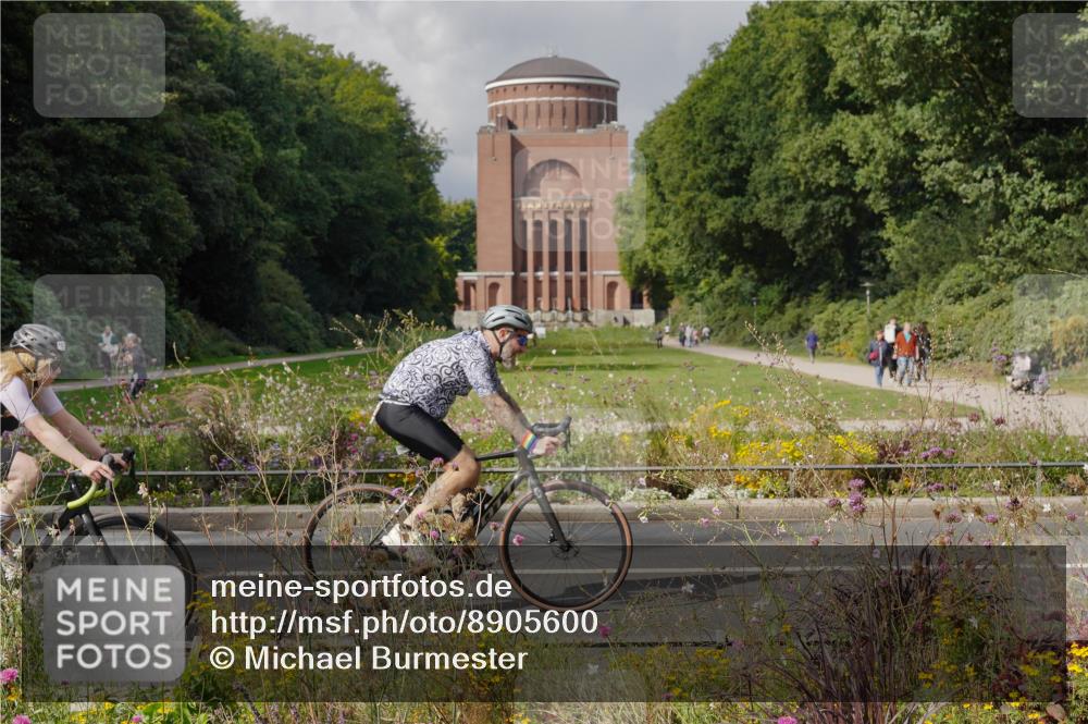 14.09.2025 - Stadtparktriathlon Michael Burmester http://msf.ph/oto/8905600 14.09.2025 12:30:09 Radfahren 1180, 1192, 1248, 1273, 1308 meine-sportfotos.de