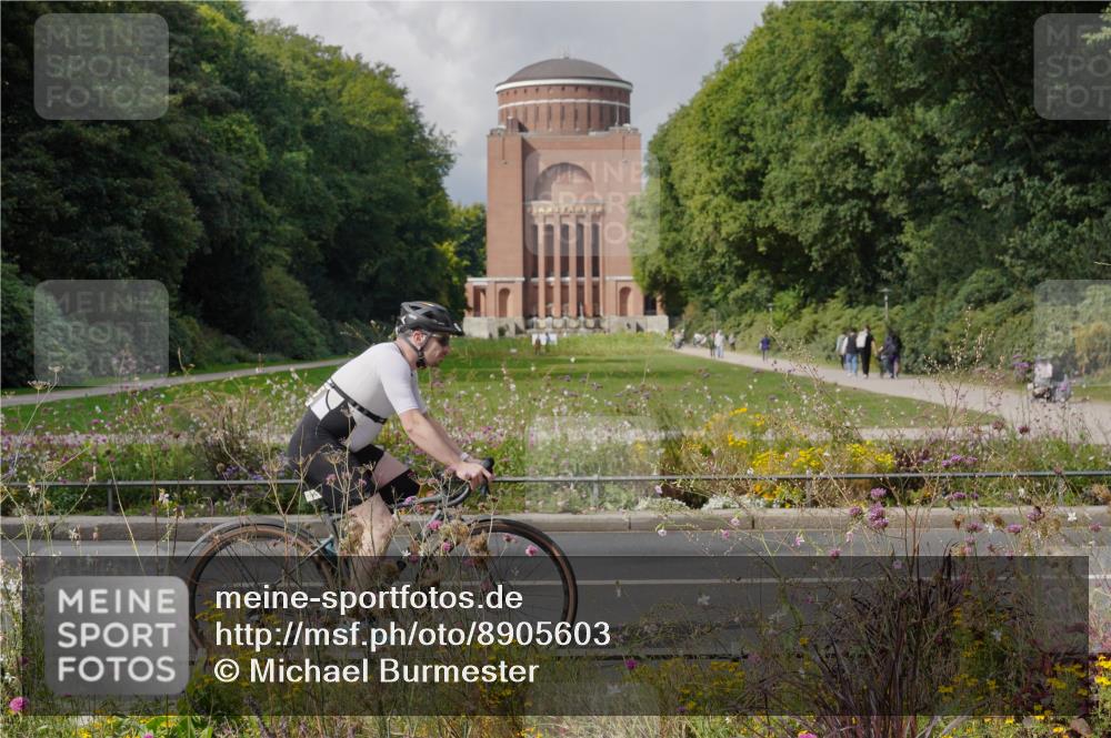 14.09.2025 - Stadtparktriathlon Michael Burmester http://msf.ph/oto/8905603 14.09.2025 12:30:25 Radfahren 1145, 1184, 1290 meine-sportfotos.de