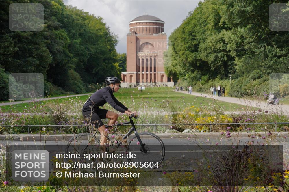 14.09.2025 - Stadtparktriathlon Michael Burmester http://msf.ph/oto/8905604 14.09.2025 12:30:32 Radfahren 1199, 1290, 1312 meine-sportfotos.de