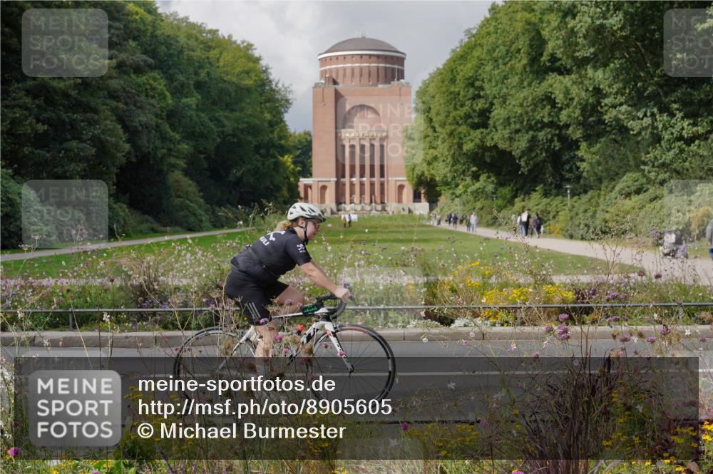 14.09.2025 - Stadtparktriathlon Michael Burmester http://msf.ph/oto/8905605 14.09.2025 12:30:35 Radfahren 1199, 1290, 1312 meine-sportfotos.de