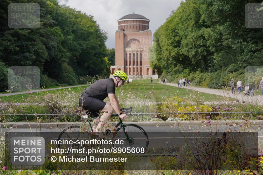 14.09.2025 - Stadtparktriathlon Michael Burmester http://msf.ph/oto/8905608 14.09.2025 12:30:47 Radfahren 1152, 1231, 1251, 1263, 1288, 1321 meine-sportfotos.de