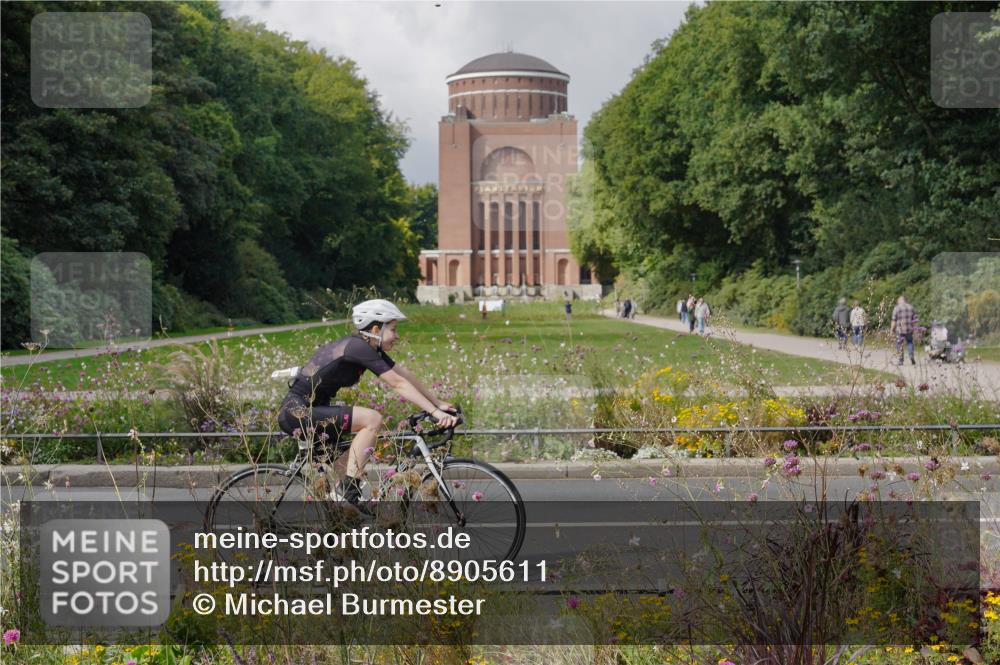 14.09.2025 - Stadtparktriathlon Michael Burmester http://msf.ph/oto/8905611 14.09.2025 12:30:53 Radfahren 1237, 1251, 1263, 1278, 1288, 1295, 1321 meine-sportfotos.de