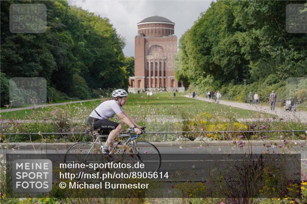 14.09.2025 - Stadtparktriathlon Michael Burmester http://msf.ph/oto/8905614 14.09.2025 12:30:57 Radfahren 1237, 1251, 1263, 1278, 1288, 1295, 1321 meine-sportfotos.de