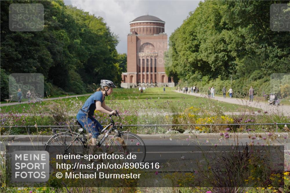 14.09.2025 - Stadtparktriathlon Michael Burmester http://msf.ph/oto/8905616 14.09.2025 12:31:05 Radfahren 1214, 1277, 1295 meine-sportfotos.de