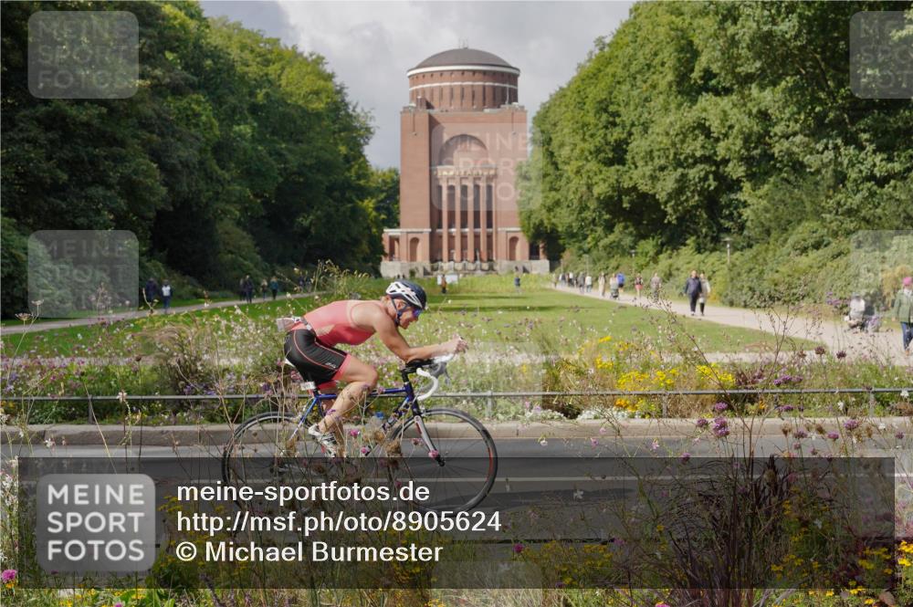 14.09.2025 - Stadtparktriathlon Michael Burmester http://msf.ph/oto/8905624 14.09.2025 12:31:43 Radfahren 1222, 1279, 1281 meine-sportfotos.de