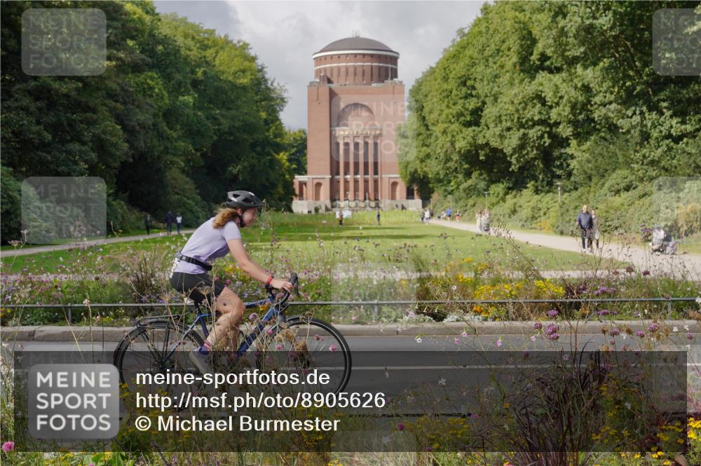 14.09.2025 - Stadtparktriathlon Michael Burmester http://msf.ph/oto/8905626 14.09.2025 12:31:54 Radfahren 1222, 1232 meine-sportfotos.de