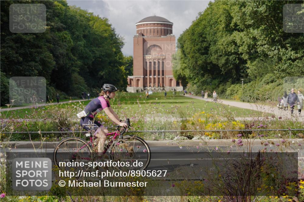 14.09.2025 - Stadtparktriathlon Michael Burmester http://msf.ph/oto/8905627 14.09.2025 12:32:04 Radfahren 1228, 1268, 1301 meine-sportfotos.de