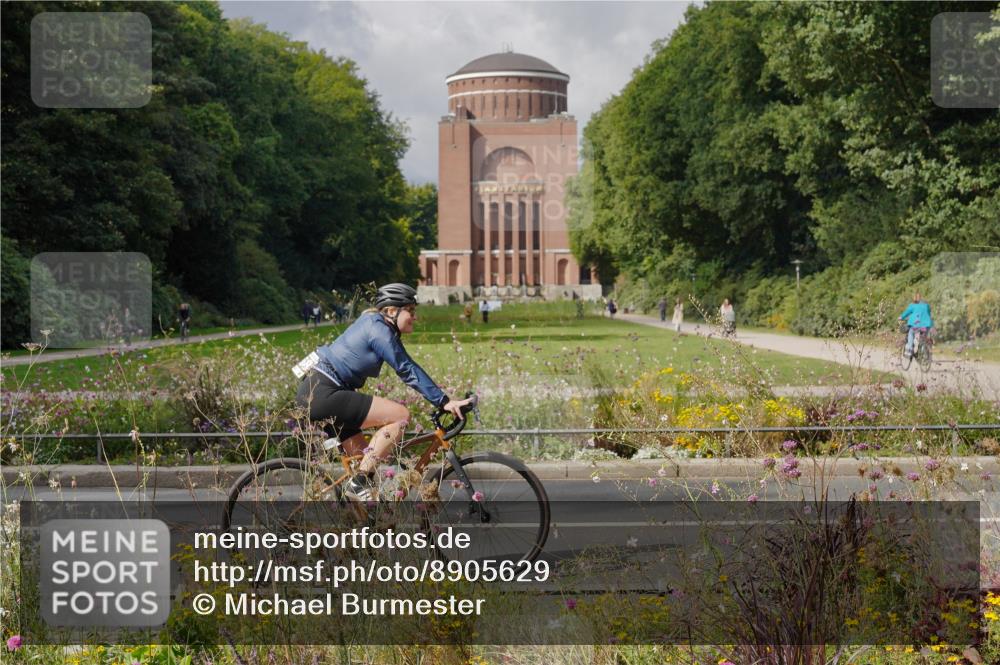 14.09.2025 - Stadtparktriathlon Michael Burmester http://msf.ph/oto/8905629 14.09.2025 12:32:11 Radfahren 1268, 1301, 1317 meine-sportfotos.de