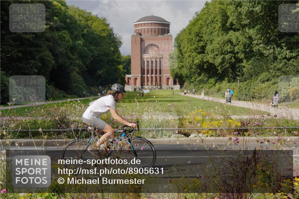 14.09.2025 - Stadtparktriathlon Michael Burmester http://msf.ph/oto/8905631 14.09.2025 12:32:24 Radfahren 1153, 1158, 1239, 1261, 1272, 1285 meine-sportfotos.de
