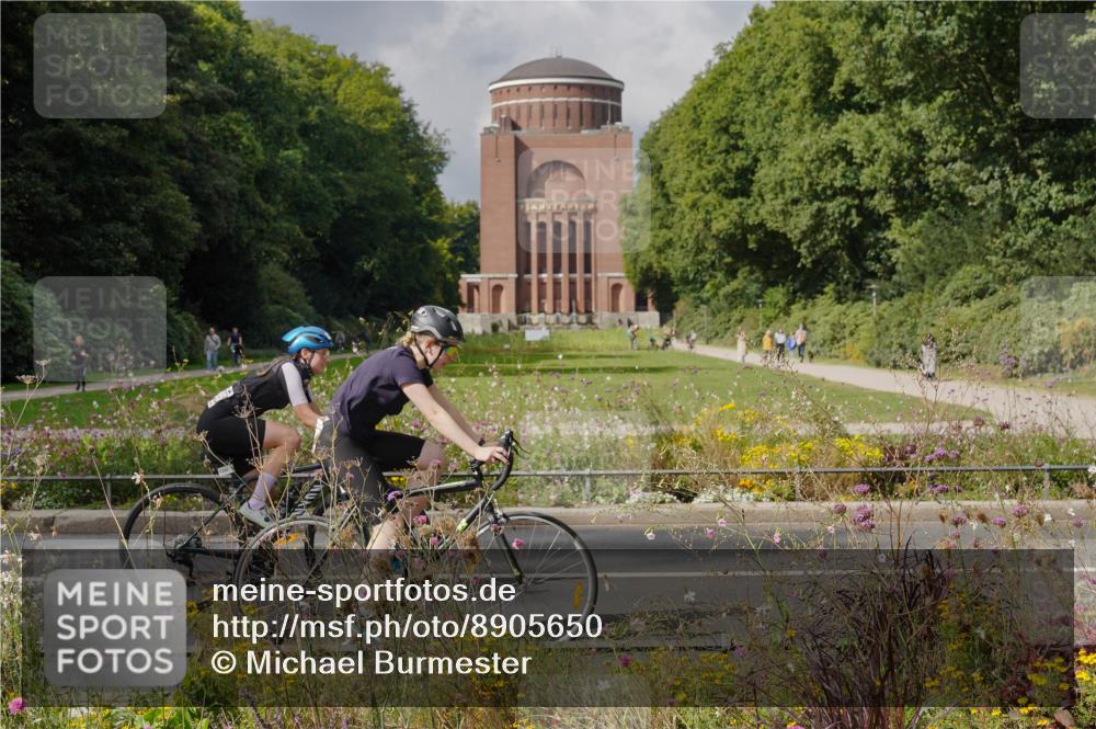 14.09.2025 - Stadtparktriathlon Michael Burmester http://msf.ph/oto/8905650 14.09.2025 12:33:19 Radfahren 1150, 1245, 1247, 1255, 1287, 1417 meine-sportfotos.de
