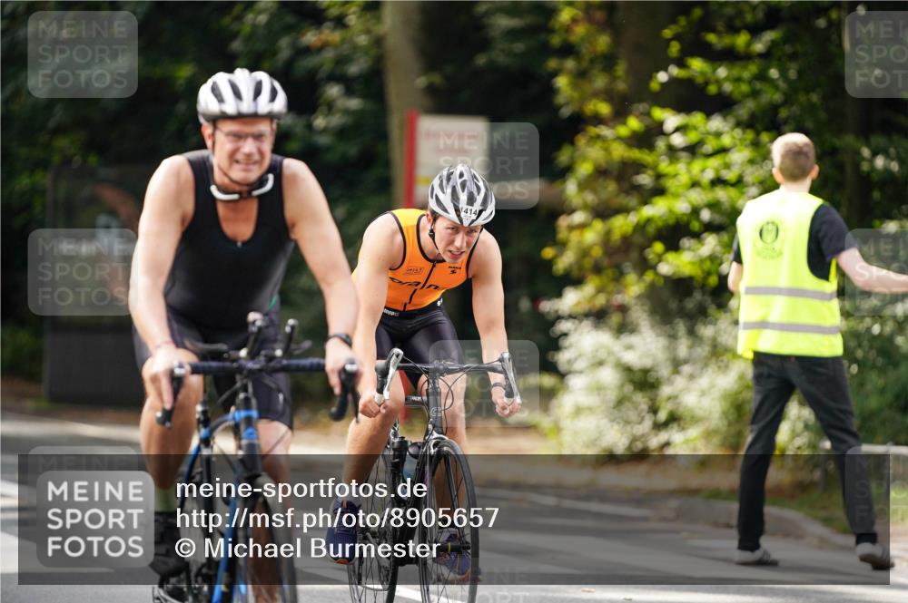 14.09.2025 - Stadtparktriathlon Michael Burmester http://msf.ph/oto/8905657 14.09.2025 13:10:42 Radfahren 1331, 1341, 1342, 1380, 1414, 1431, 1493, 1519 meine-sportfotos.de