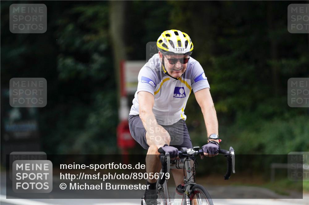 14.09.2025 - Stadtparktriathlon Michael Burmester http://msf.ph/oto/8905679 14.09.2025 13:11:35 Radfahren 1374, 1389, 1397, 1434, 1473, 1551 meine-sportfotos.de