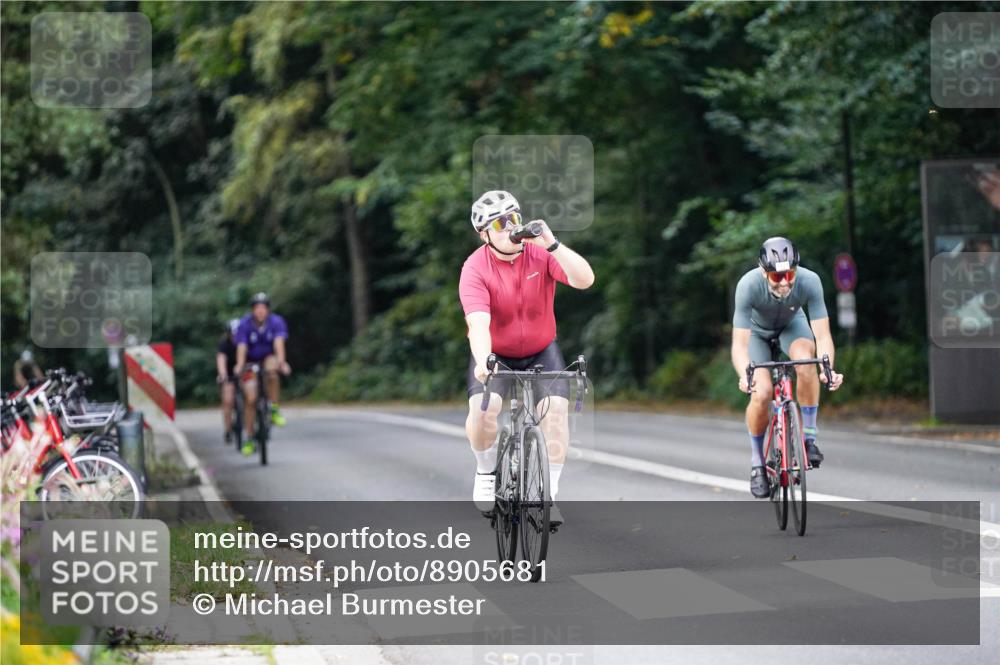 14.09.2025 - Stadtparktriathlon Michael Burmester http://msf.ph/oto/8905681 14.09.2025 13:11:44 Radfahren 1376, 1483, 1521 meine-sportfotos.de
