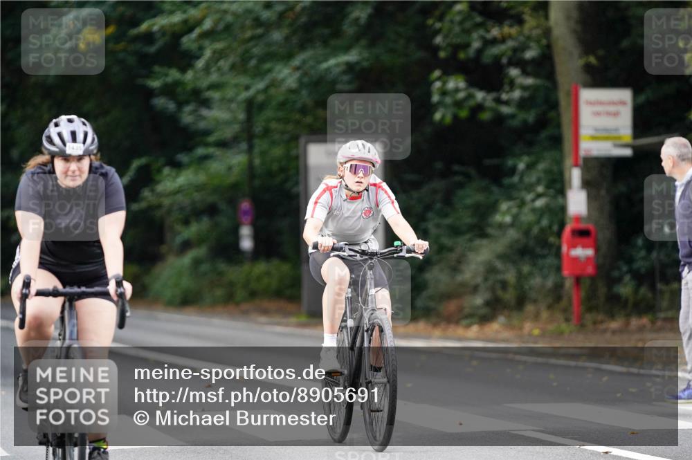14.09.2025 - Stadtparktriathlon Michael Burmester http://msf.ph/oto/8905691 14.09.2025 13:11:52 Radfahren 1357, 1376, 1435, 1437, 1483, 1521 meine-sportfotos.de