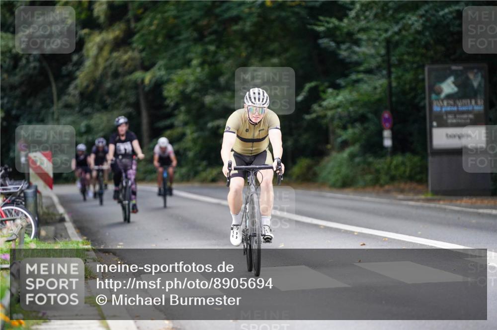 14.09.2025 - Stadtparktriathlon Michael Burmester http://msf.ph/oto/8905694 14.09.2025 13:11:58 Radfahren 1357, 1394, 1435, 1437, 1545 meine-sportfotos.de