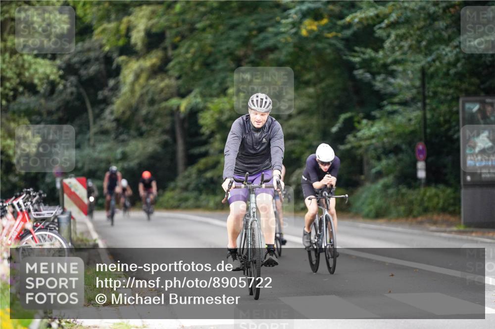 14.09.2025 - Stadtparktriathlon Michael Burmester http://msf.ph/oto/8905722 14.09.2025 13:12:55 Radfahren 1358, 1484, 1546 meine-sportfotos.de
