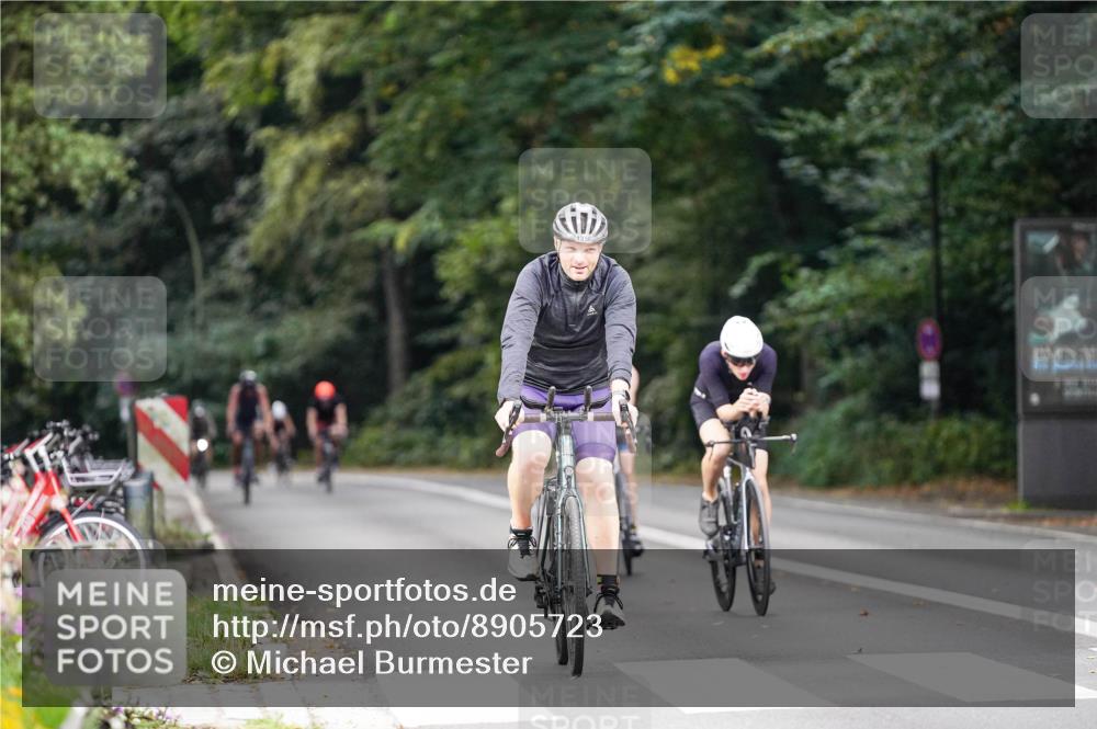 14.09.2025 - Stadtparktriathlon Michael Burmester http://msf.ph/oto/8905723 14.09.2025 13:12:55 Radfahren 1358, 1484, 1546 meine-sportfotos.de