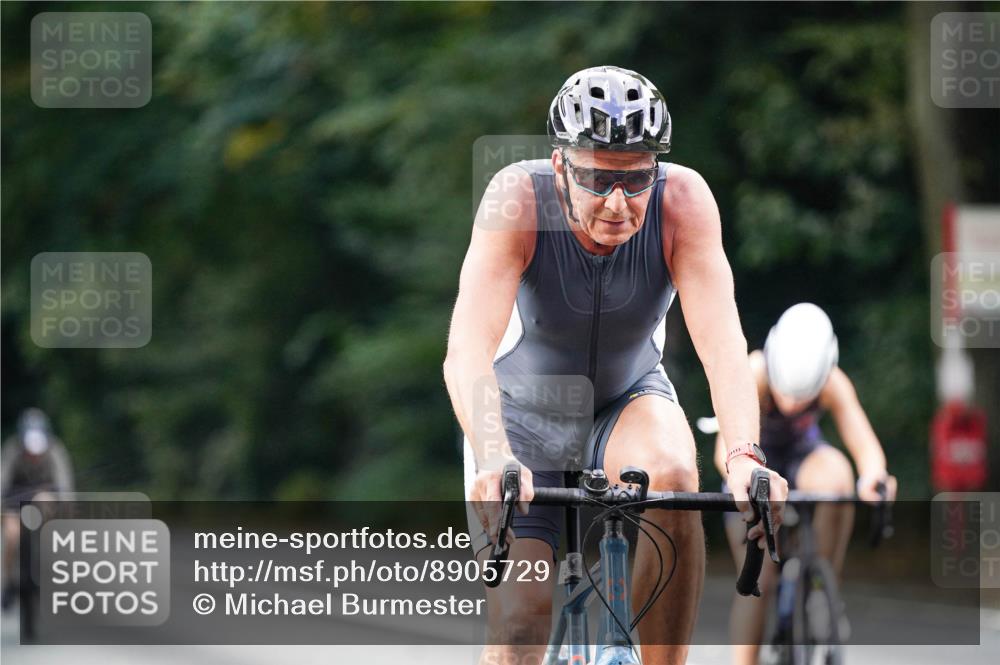 14.09.2025 - Stadtparktriathlon Michael Burmester http://msf.ph/oto/8905729 14.09.2025 13:13:05 Radfahren 1324, 1350, 1490, 1513, 1526 meine-sportfotos.de