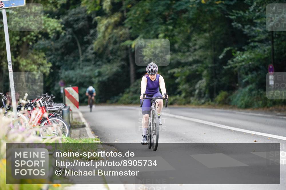14.09.2025 - Stadtparktriathlon Michael Burmester http://msf.ph/oto/8905734 14.09.2025 13:13:20 Radfahren 1323 meine-sportfotos.de