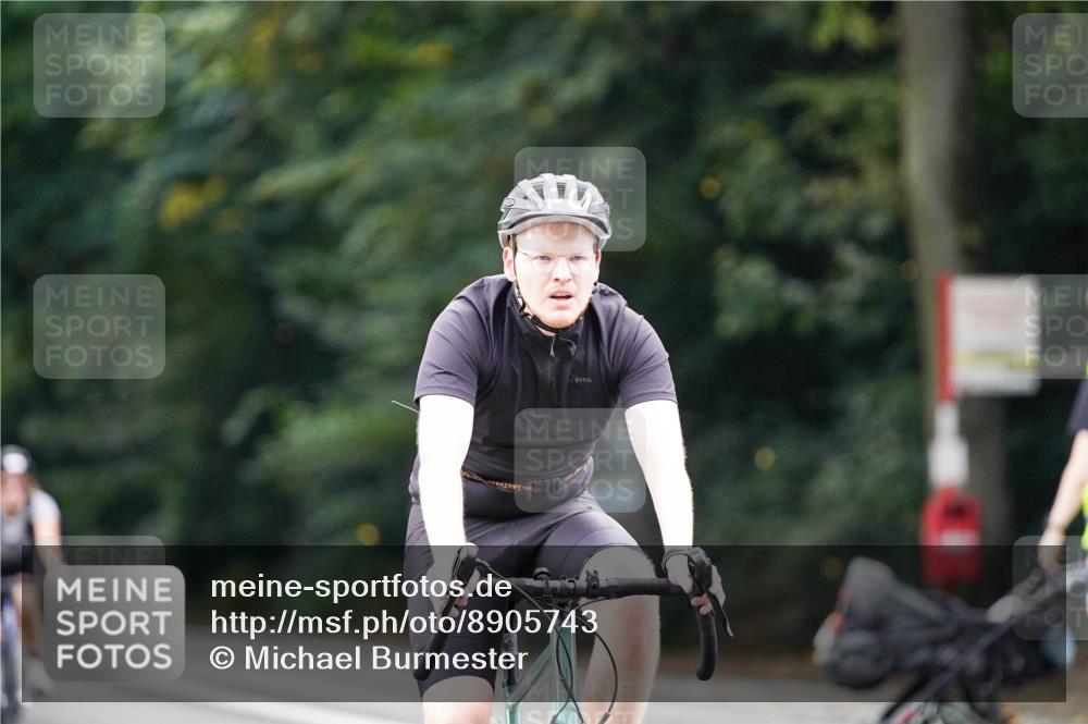 14.09.2025 - Stadtparktriathlon Michael Burmester http://msf.ph/oto/8905743 14.09.2025 13:13:40 Radfahren 1423, 1487, 1505, 1530 meine-sportfotos.de