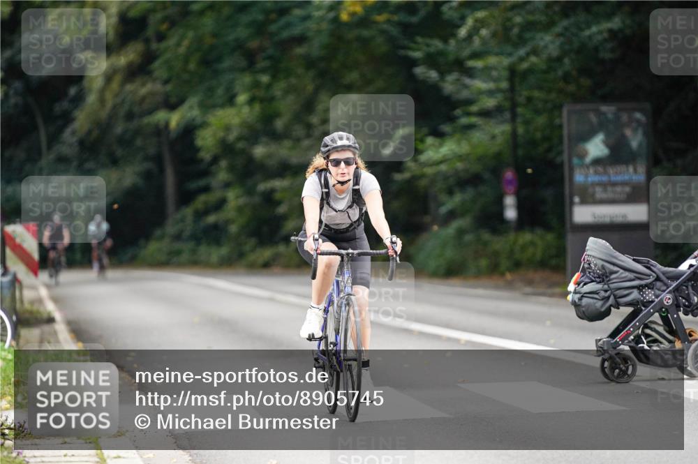 14.09.2025 - Stadtparktriathlon Michael Burmester http://msf.ph/oto/8905745 14.09.2025 13:13:41 Radfahren 1423, 1487, 1505, 1530 meine-sportfotos.de