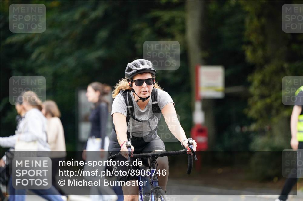 14.09.2025 - Stadtparktriathlon Michael Burmester http://msf.ph/oto/8905746 14.09.2025 13:13:43 Radfahren 1423, 1487, 1505, 1530 meine-sportfotos.de