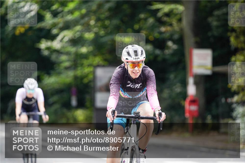 14.09.2025 - Stadtparktriathlon Michael Burmester http://msf.ph/oto/8905771 14.09.2025 13:14:42 Radfahren 1328, 1330, 1430, 1444 meine-sportfotos.de