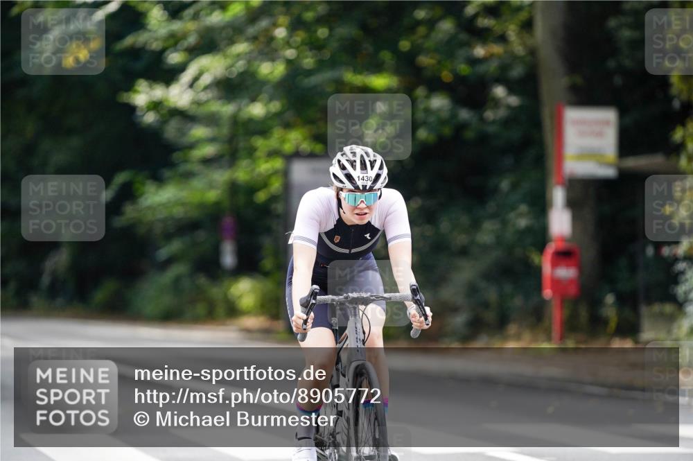 14.09.2025 - Stadtparktriathlon Michael Burmester http://msf.ph/oto/8905772 14.09.2025 13:14:43 Radfahren 1328, 1330, 1430, 1444 meine-sportfotos.de