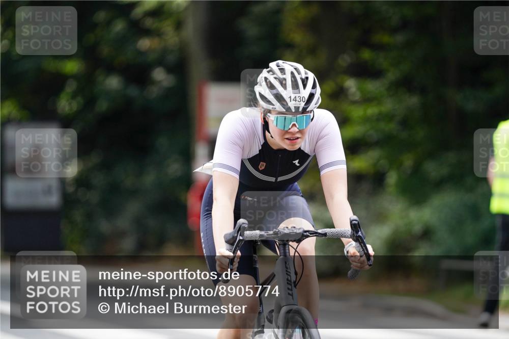 14.09.2025 - Stadtparktriathlon Michael Burmester http://msf.ph/oto/8905774 14.09.2025 13:14:43 Radfahren 1328, 1330, 1430, 1444 meine-sportfotos.de