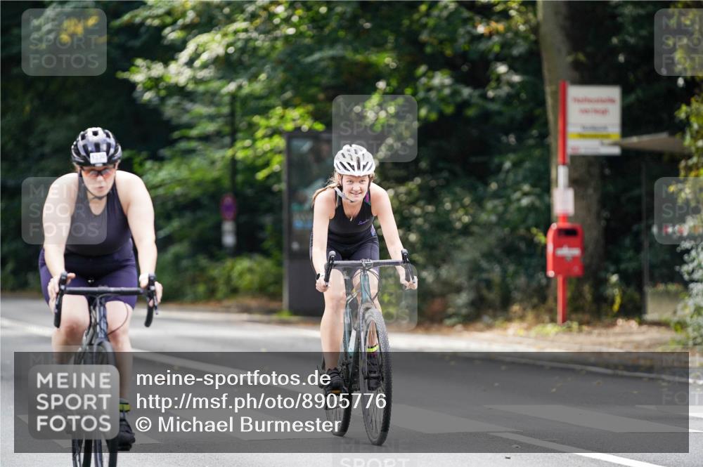 14.09.2025 - Stadtparktriathlon Michael Burmester http://msf.ph/oto/8905776 14.09.2025 13:14:49 Radfahren 1328, 1330, 1430, 1548 meine-sportfotos.de