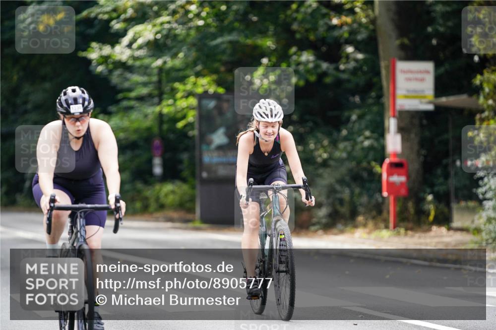 14.09.2025 - Stadtparktriathlon Michael Burmester http://msf.ph/oto/8905777 14.09.2025 13:14:49 Radfahren 1328, 1330, 1430, 1548 meine-sportfotos.de